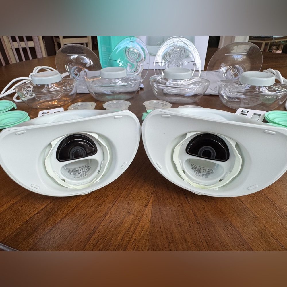 Elvie Silent Wearable Double Breastpump - Picture 4 of 8